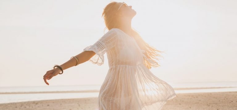 7 Awesome Beach Outfits for Summer Outfit Inspiration