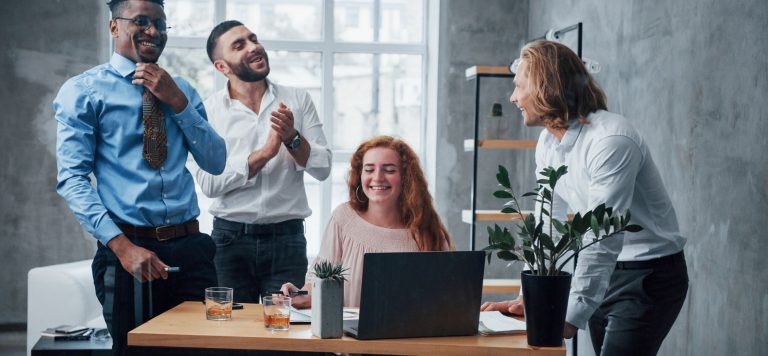 How to Effectively Manage a Project at Work