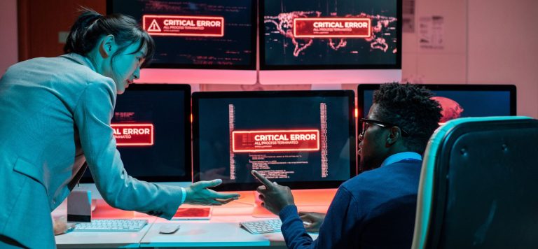 Digital Guardians or Cyber Predators? AI’s Dual Identity in Online Security