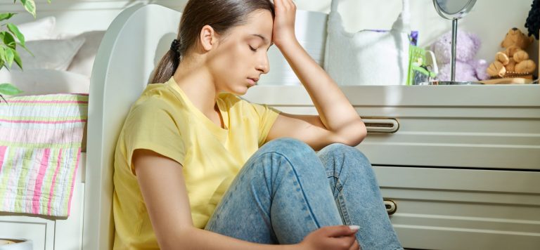 7 Toxic Habits That Keep You Miserable (And How to Break Free!)