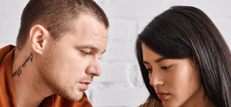 Wondering When to Keep Quiet? These Situations Call for Silence!
