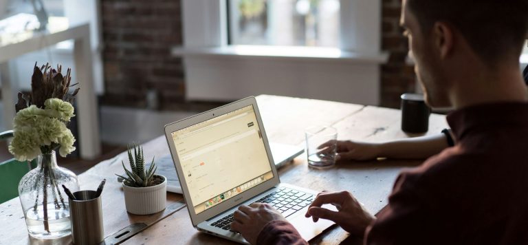 5 AI Side Hustles That Can Set You Financially Free