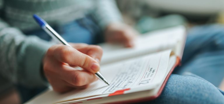Pen and Paper Note Taking Hacks That Boost Memory Retention