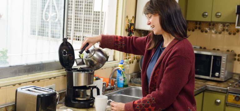 10 Clever Things Frugal People Keep at Home to Make Life Way Easier
