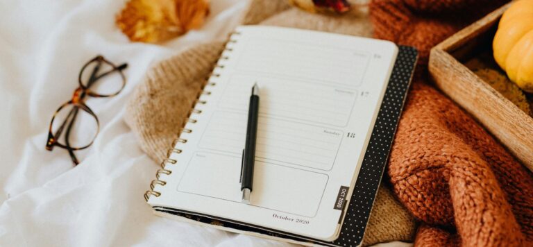 30 Journal Prompts Every Entrepreneur Needs for Creativity and Growth