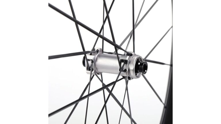 How Niche Cycling Brands Build Trust in Competitive Gear Markets