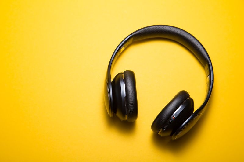 Entrepreneur podcast studio microphone setup used to record startup interviews